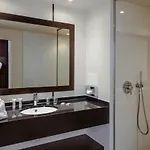 Mercure Lyon Eurexpo Отель Жена