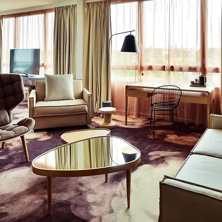 Mercure Lyon Eurexpo מלון