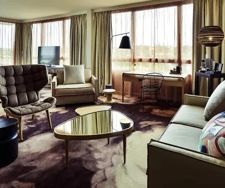 Mercure Lyon Eurexpo 4* ジュナ